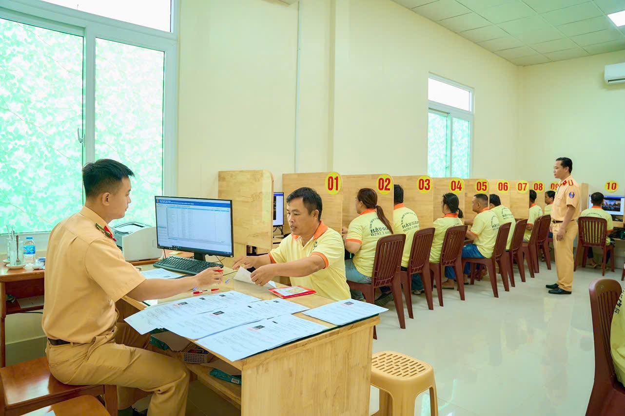 //truonglaihaugiang.superweb.xyz/files/images/19.jpg?v=1.0