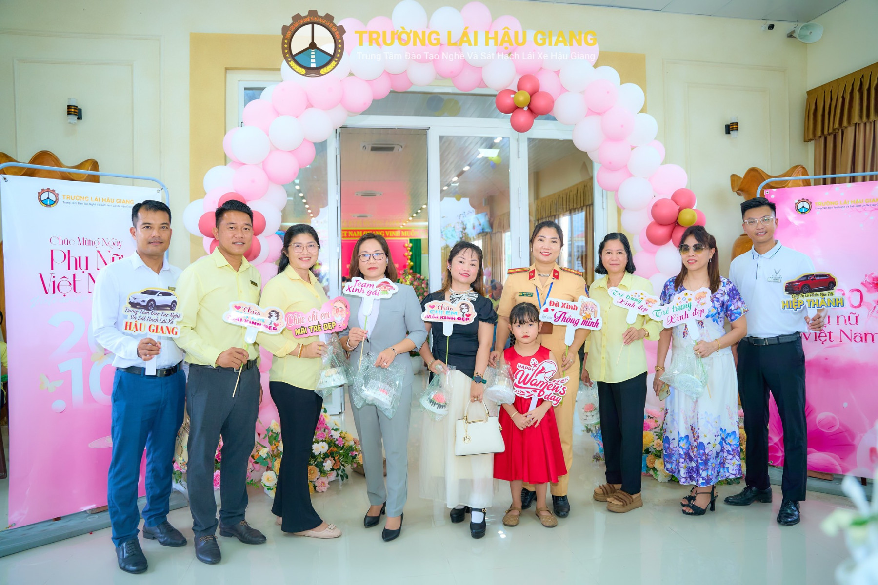 //truonglaihaugiang.superweb.xyz/files/images/20-10-2025%20(Giang).jpg?v=1.0