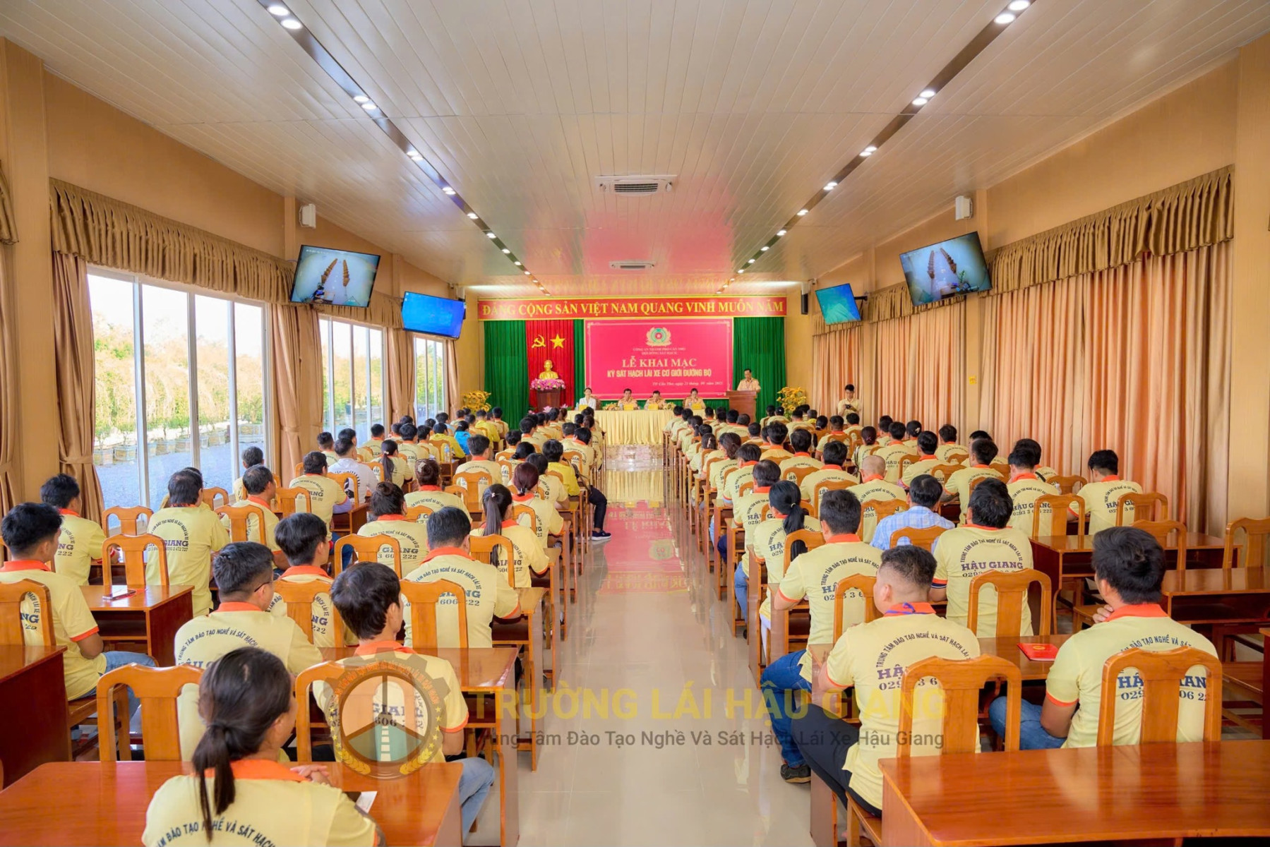 //truonglaihaugiang.superweb.xyz/files/images/Sat%20hach_SHV%201.jpg?v=1.0