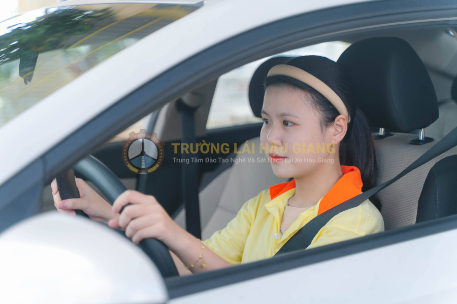 Hạng B số tự động